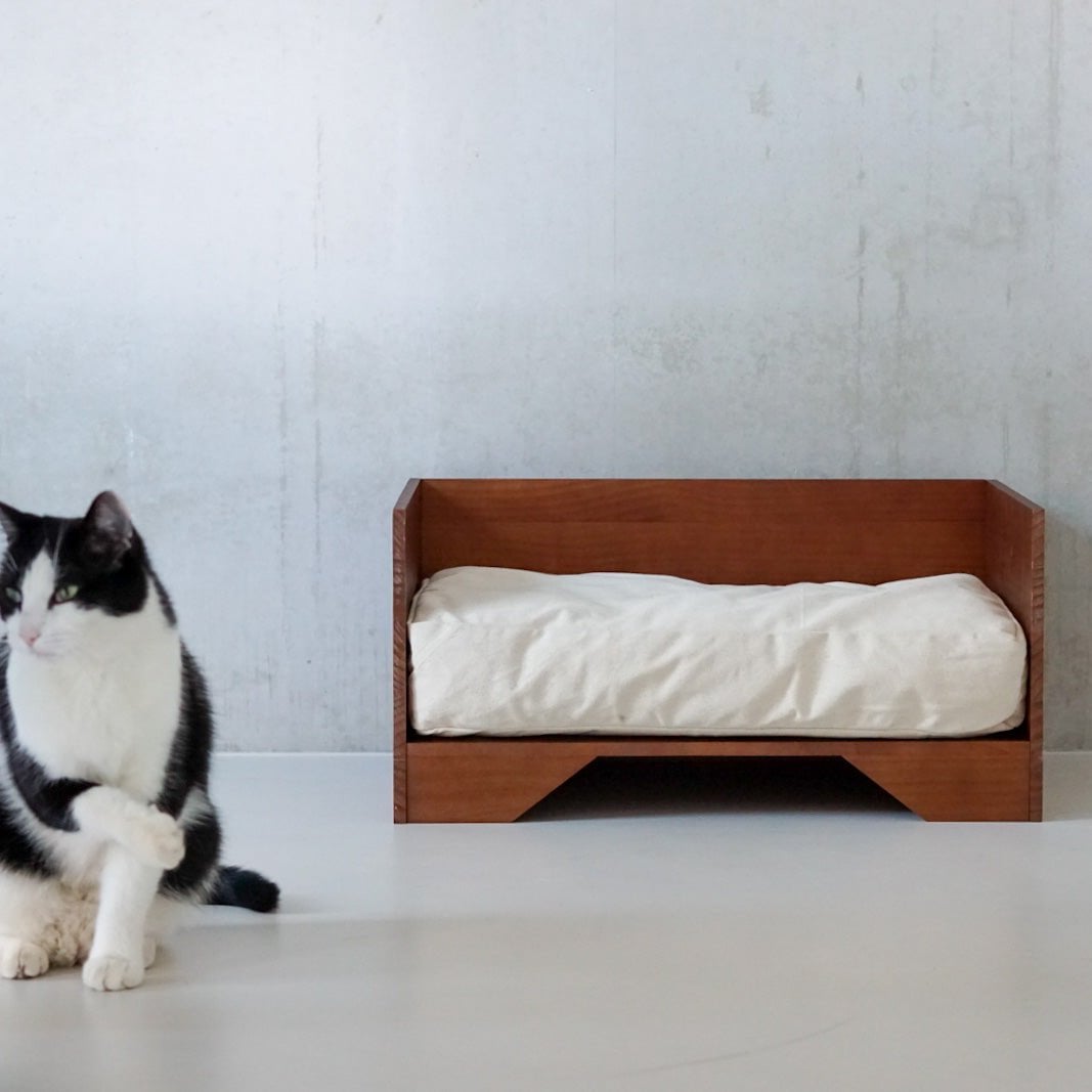 Studio Animaux Hundebett mit Baumwollkissen | Holz | size S | 58 x 37.5 cm
