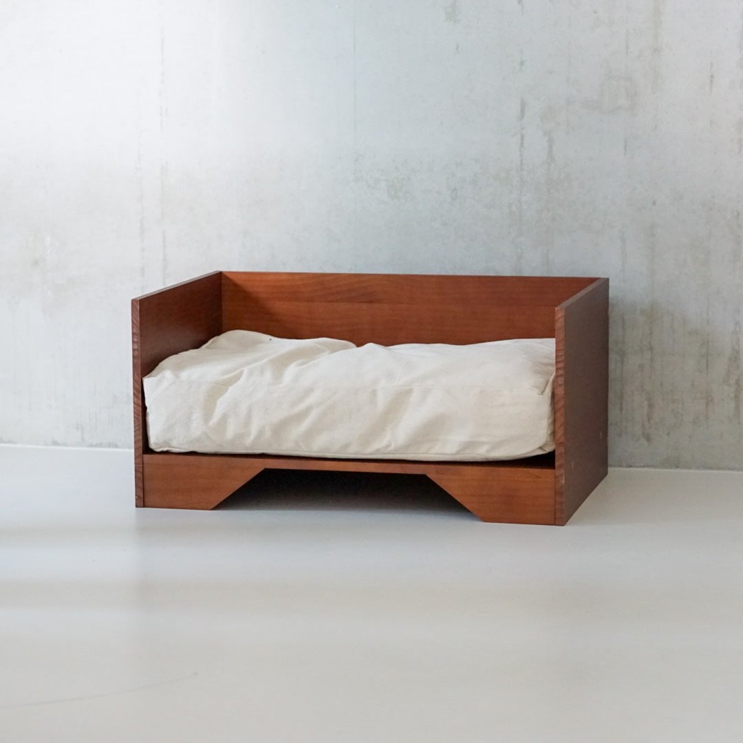 Studio Animaux Hundebett mit Baumwollkissen | Holz | size S | 58 x 37.5 cm