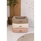 Pawearea lit de luxe pour chien CAPRICE – architecture douce, tissu d'ameublement haut de gamme, fait main en Europe