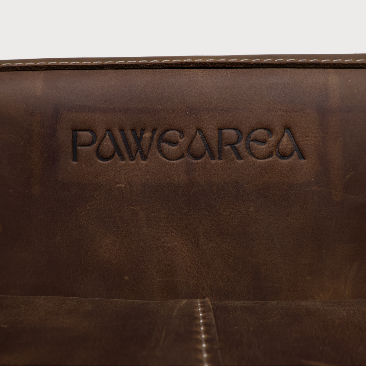 Pawearea hondenbed Heritage van leer – echt volnerfleer, handgemaakt in Europa, luxe meubels voor huisdieren