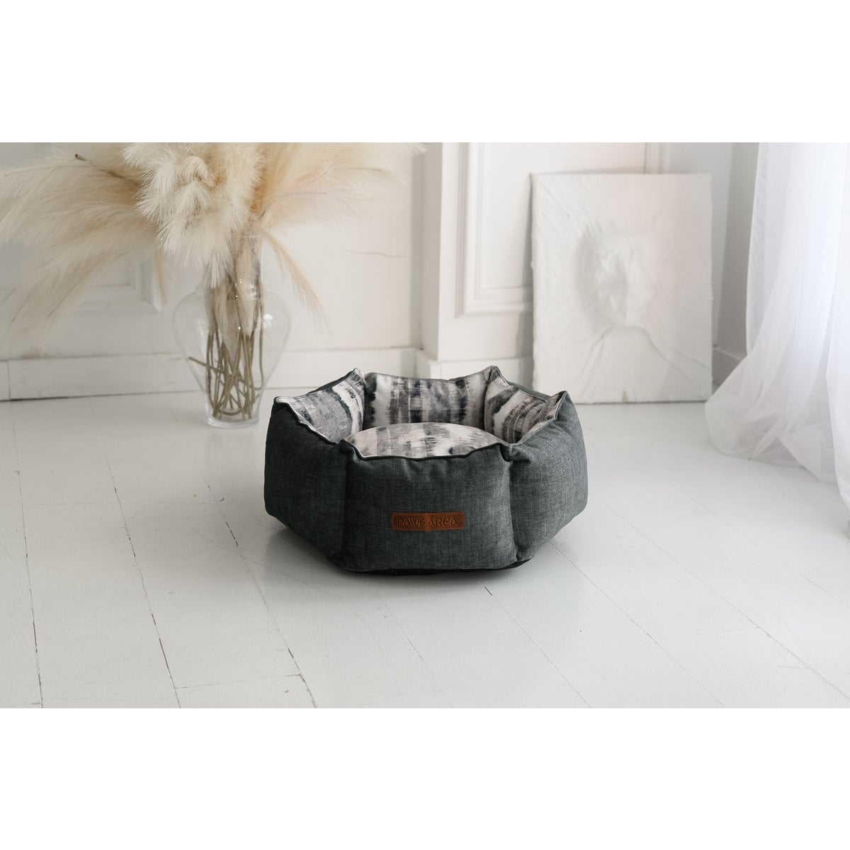 Pawearea Shapes hondenbed – luxe design hondenbed, handgemaakt in Europa, premium fluweel