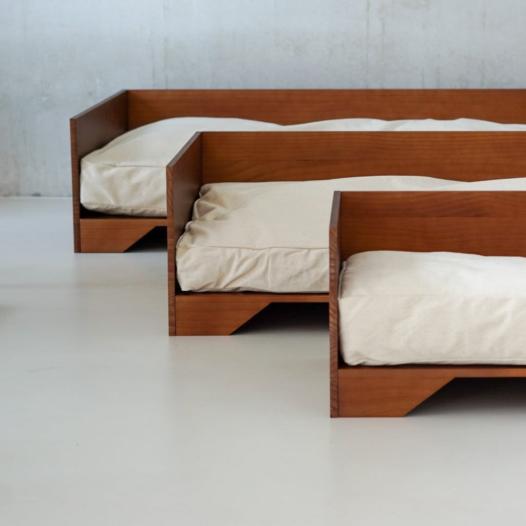 Studio Animaux Hundebett mit Baumwollkissen | Holz | size S | 58 x 37.5 cm