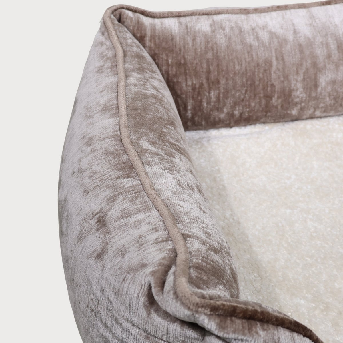Pawearea Phoebe Luxus-Hundebett – Premium-Samt, handgefertigt in Europa, moderner Designer-Stil